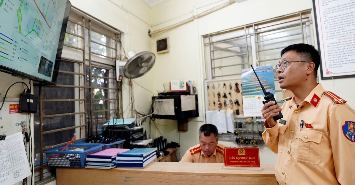 CSGT Hà Nội dùng ứng dụng kết hợp AI để 'soi' ùn tắc, tra cứu mức phạt 관련 이미지