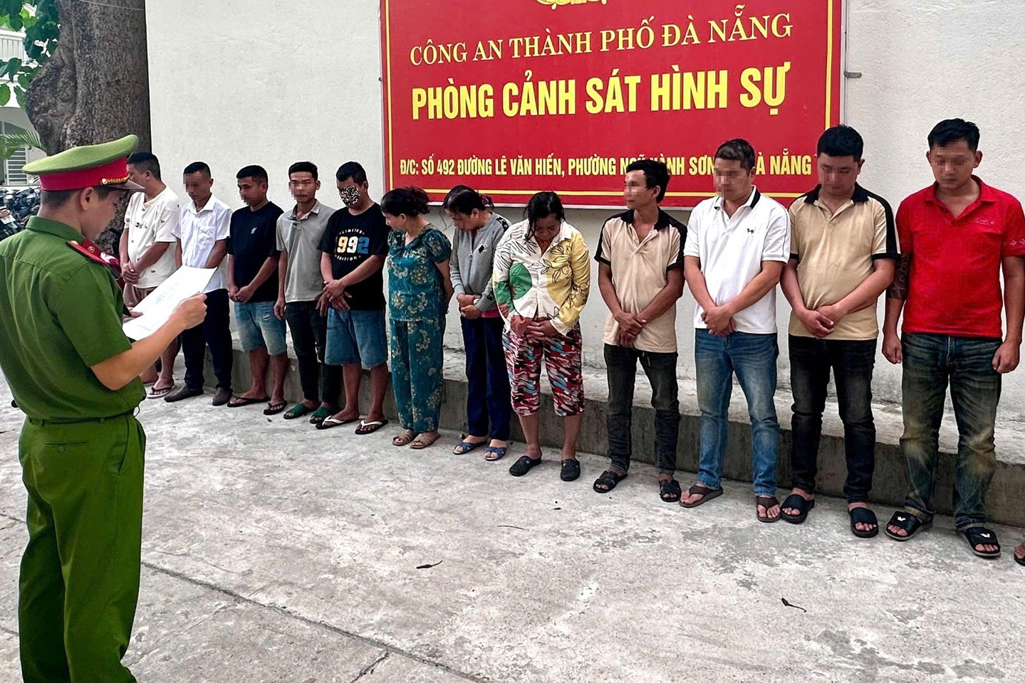 Đánh sập đường dây cá độ bóng đá quy mô lớn trước World Cup
