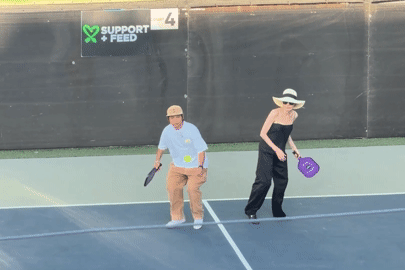 Diễn viên Angelina Jolie gây tranh cãi khi cùng con nuôi người Việt chơi pickleball