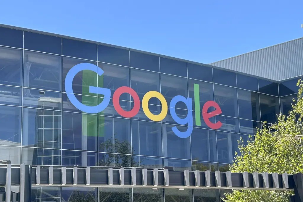 Google trả gần tỷ đô mỗi tháng cho công ty của Elon Musk