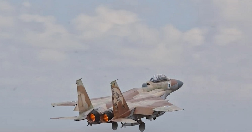 Israel tấn công hàng loạt mục tiêu quân sự trên lãnh thổ Iran