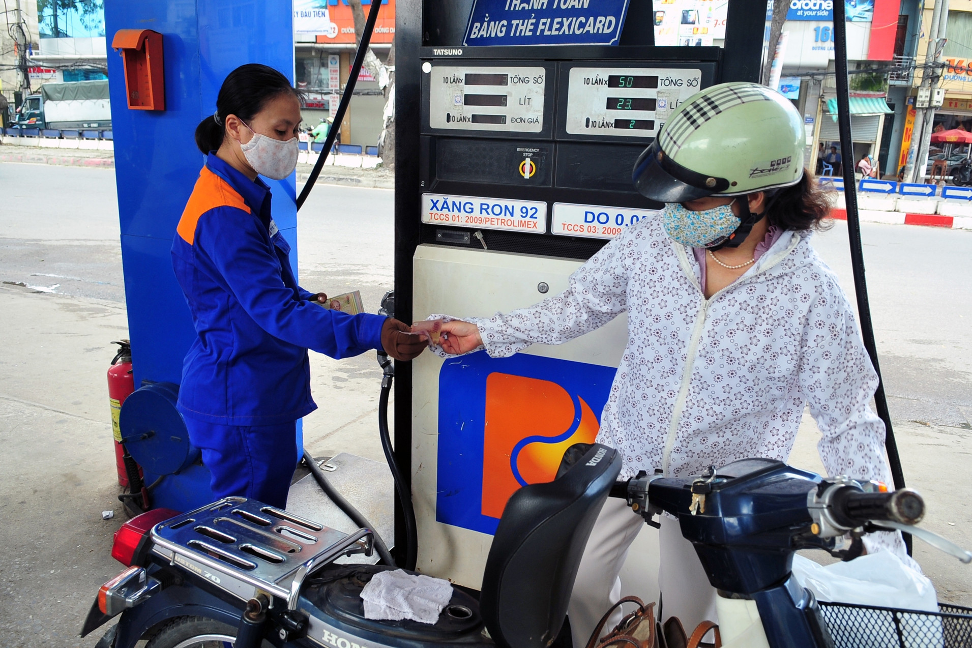 Giá xăng dầu hôm nay 8/6: Dầu thế giới đi lên, trong nước chỉ từ 21.700 đồng/lít