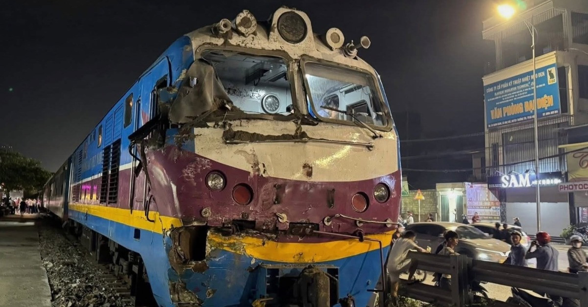 Tàu hỏa đâm xe tải: Cục CSGT đề nghị Công an Hà Nội điều tra trách nhiệm của tài xế