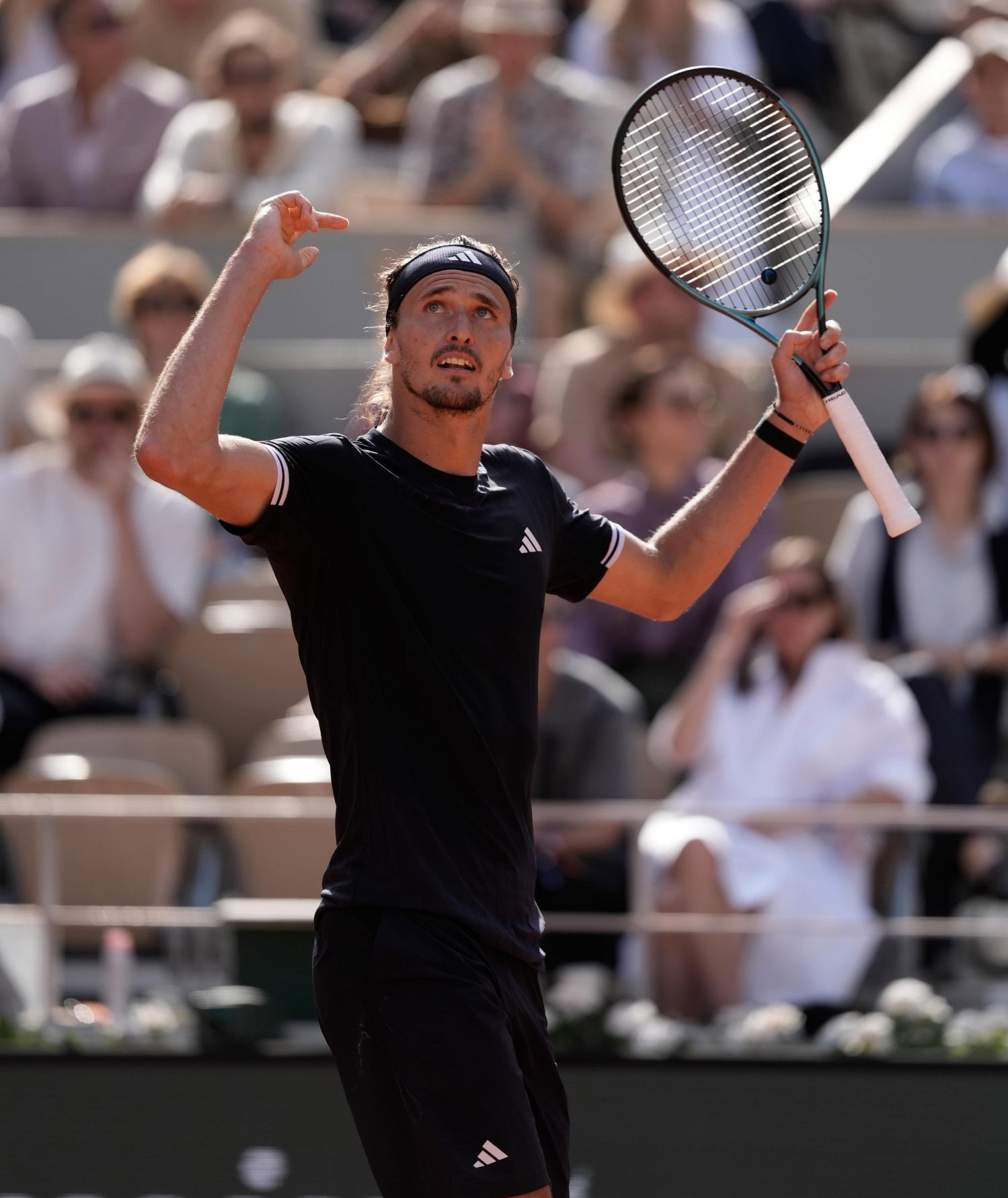 https://static-images.vnncdn.net/vps_images_publish/000001/000003/2026/6/8/thang-nghet-tho-chung-ket-roland-garros-zverev-lan-dau-vo-dich-grand-slam-108.jpg