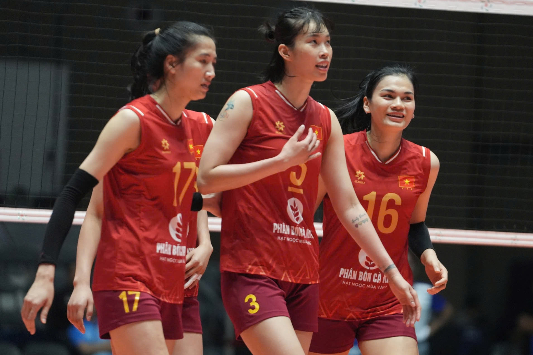 Thanh Thúy vất vả 'gánh team' ở tuyển bóng chuyền nữ Việt Nam
