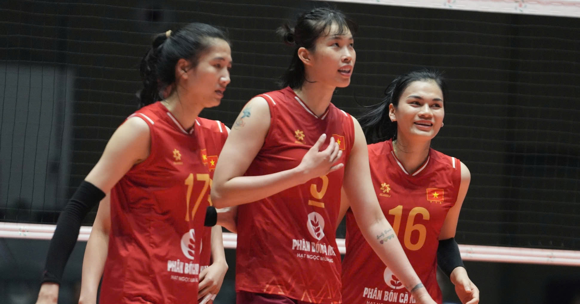 Thanh Thúy vất vả &amp;apos;gánh team&amp;apos; ở tuyển bóng chuyền nữ Việt Nam