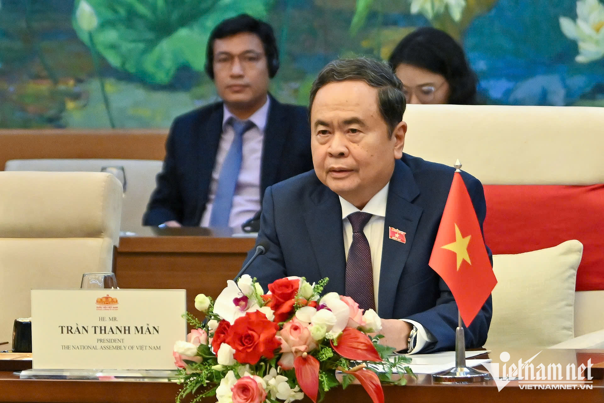 W-Tran Thanh Man Hun Manet 5.jpg