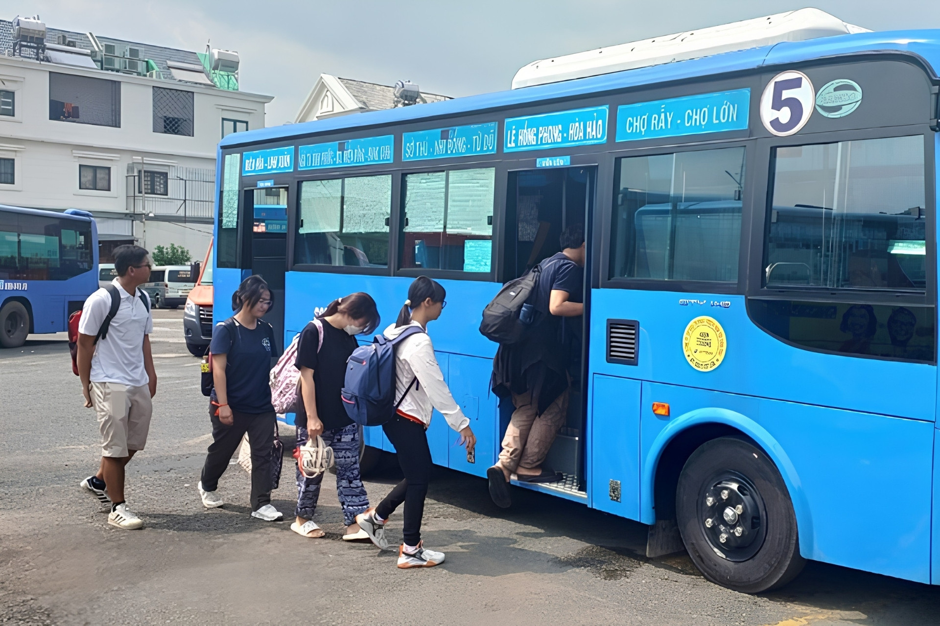 Đồng Nai miễn vé xe buýt cho giáo viên, thí sinh dự thi tốt nghiệp THPT