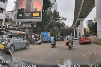 Tác dụng ít người biết của những lỗ nhỏ tưởng như 'vô hại' trên mép cửa ô tô Kỹ thuật 5 giây giúp tài xế ô tô tránh gây tai nạn khi bước xuống xe