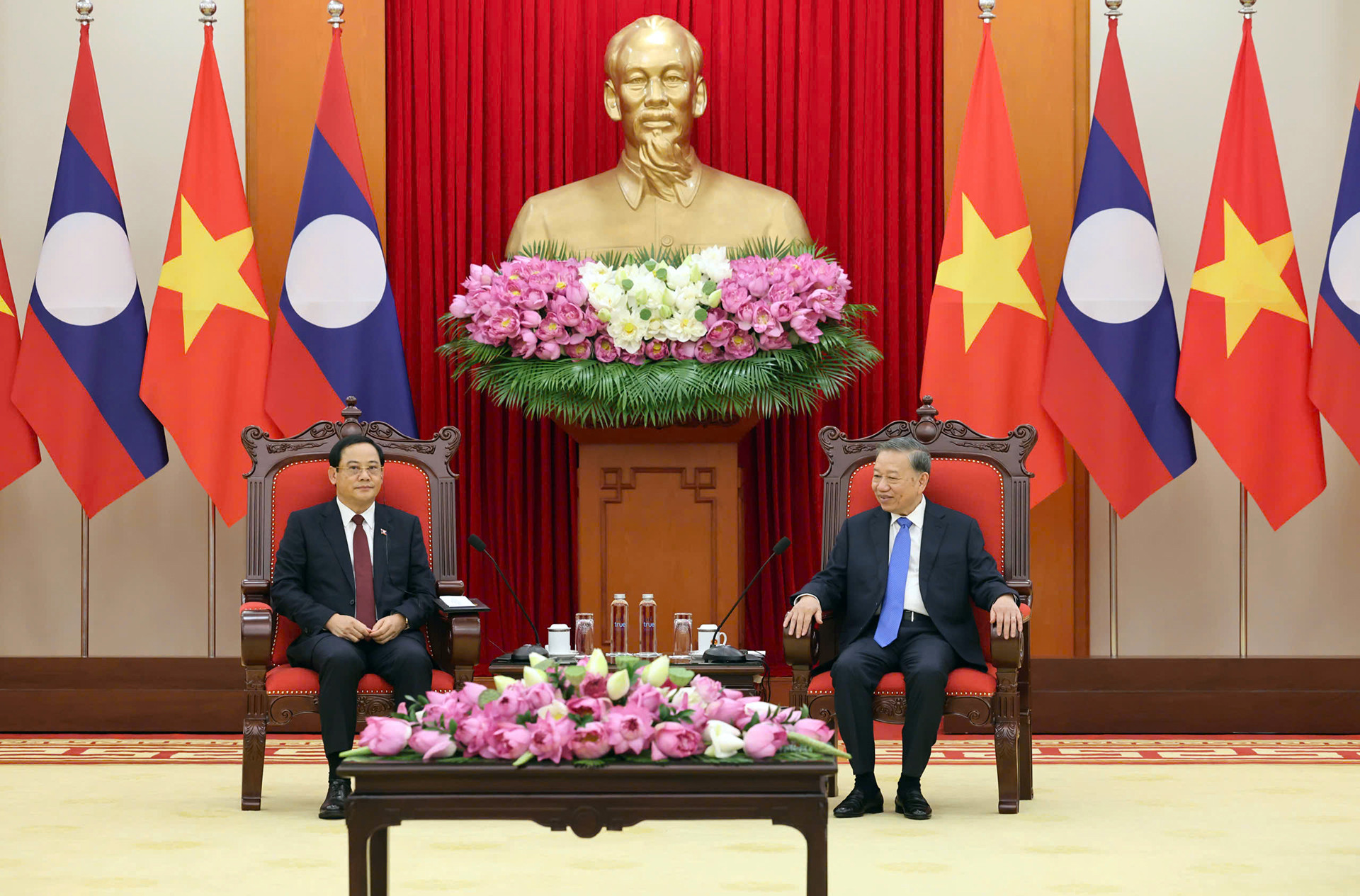 To Lam     Sonexay Siphandone 3.jpg