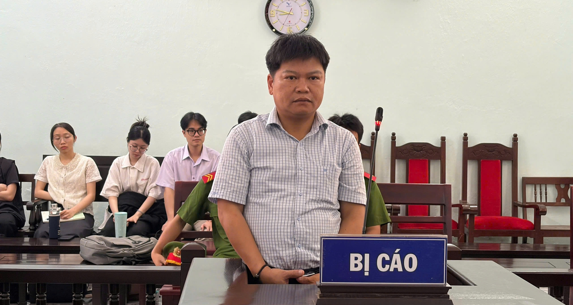 Từ chối ‘tiền cảm ơn’ của Việt Á, cựu Giám đốc CDC được miễn trách nhiệm hình sự