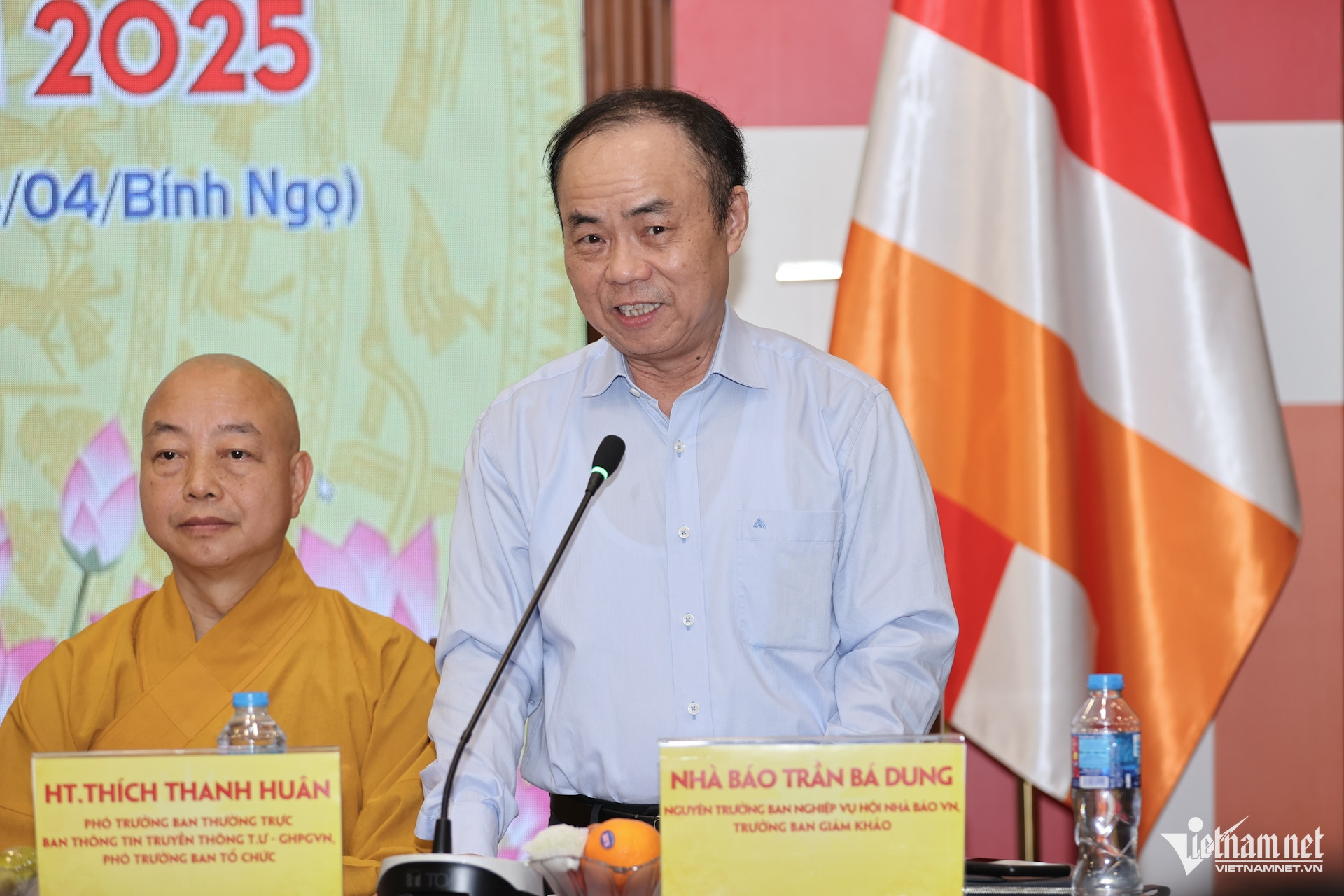 W-Nha bao Tran Ba Dung.jpg