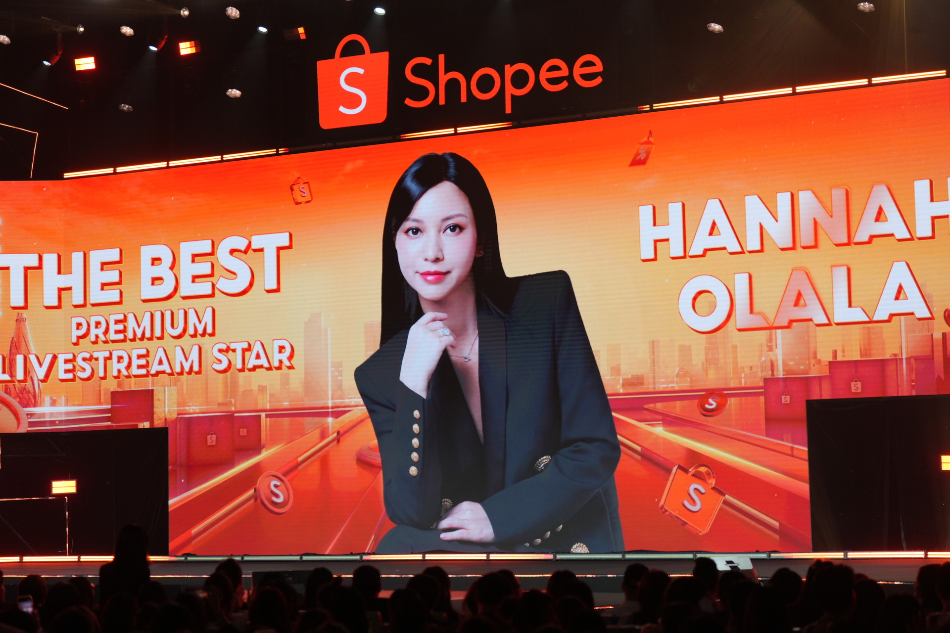 01 Hannah Olala.jpg