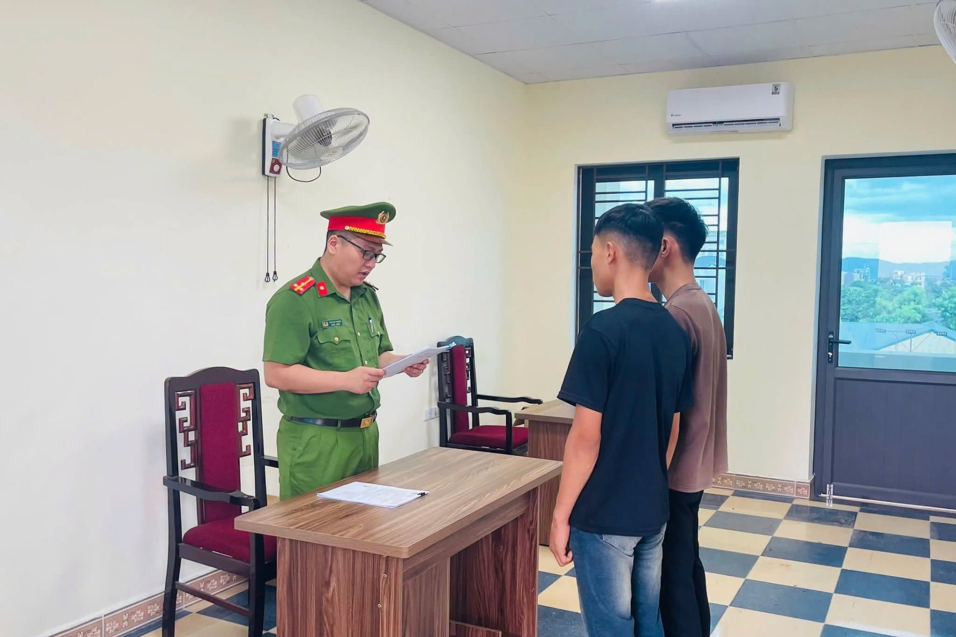 Cho bạn mượn xe máy gây tai nạn chết người, hai nam sinh bị khởi tố