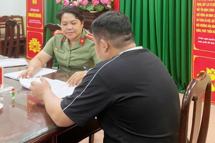 Công an xác minh tài khoản người đàn ông có giao dịch đáng ngờ hơn 100 tỷ đồng