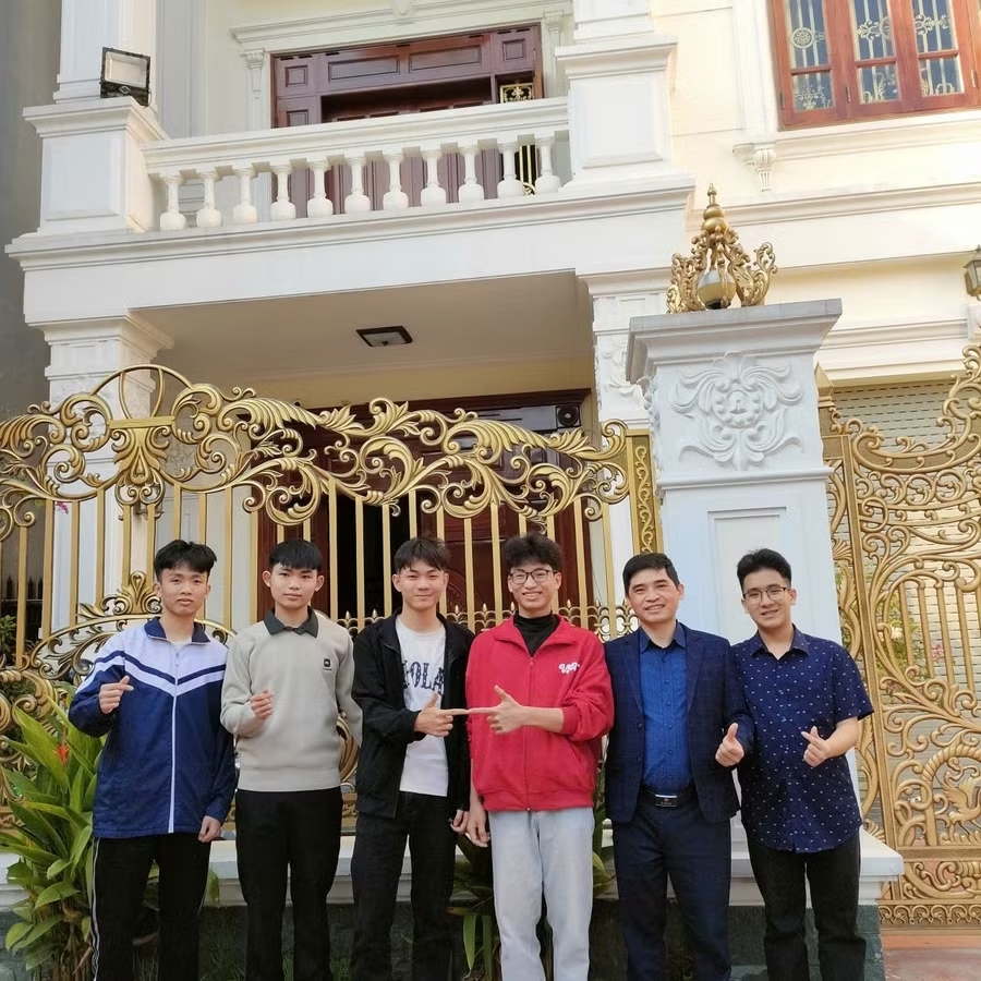 cong ao do chup anh voi thay giao va cac ban 1653.avif
