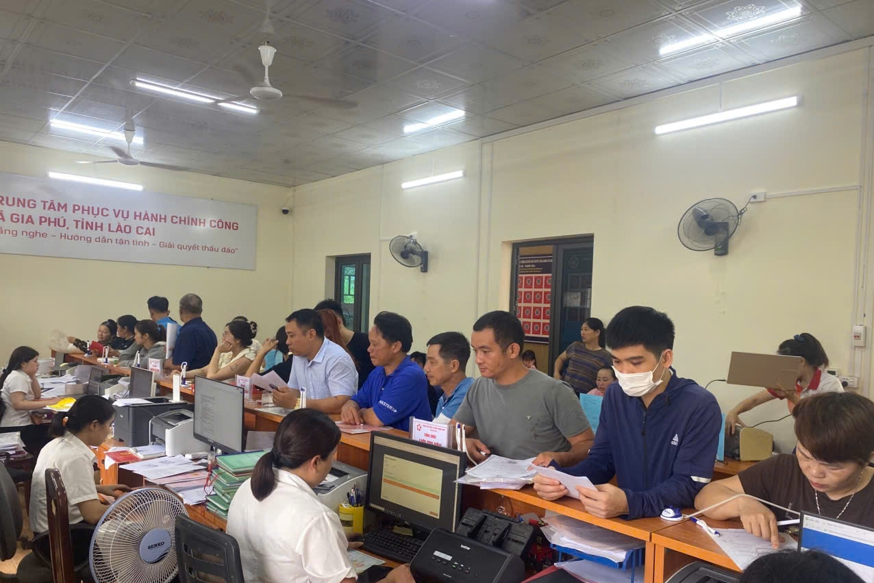 Lan tỏa “Bình dân học vụ số”, thu hẹp khoảng cách thông tin ở Lào Cai