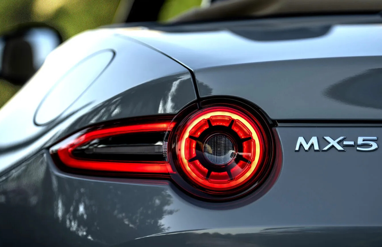 Mazda sắp phát triển MX-5 mới, nhưng có một điều khiến người mê xe tiếc nuối