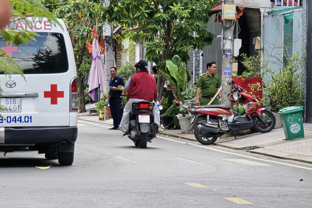 Nghi án chồng sát hại vợ tại nhà rồi đến công an đầu thú
