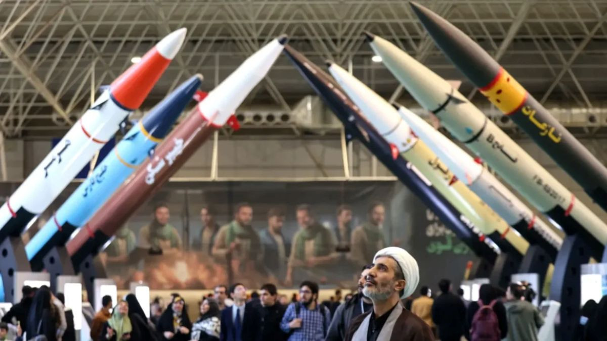 Tên lửa Raad 500 Iran.jpg