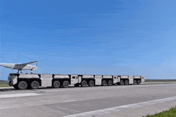 Trung Quốc lần đầu công bố video thử bệ phóng UAV điện từ trên xe tải