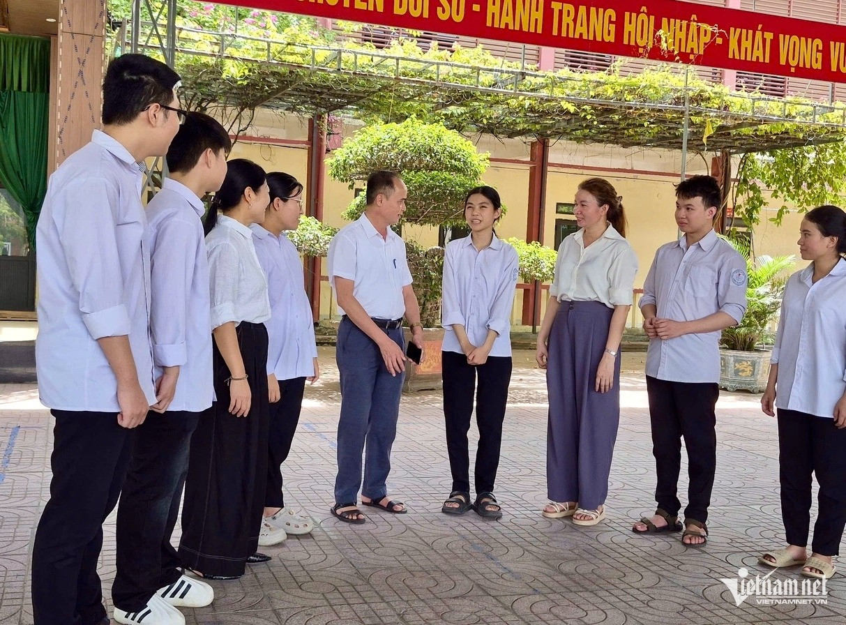 W-ảnh Hoài Thu 2.jpg