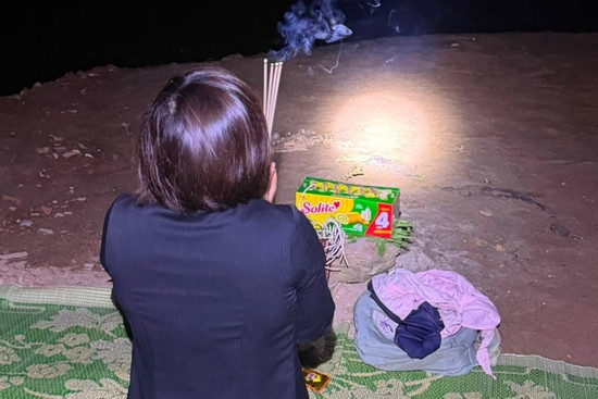  Bản tin trưa 10/7: Bé gái 10 tuổi rơi sông mất tích, mẹ quỳ gối gào khóc trên bờ  episode artwork