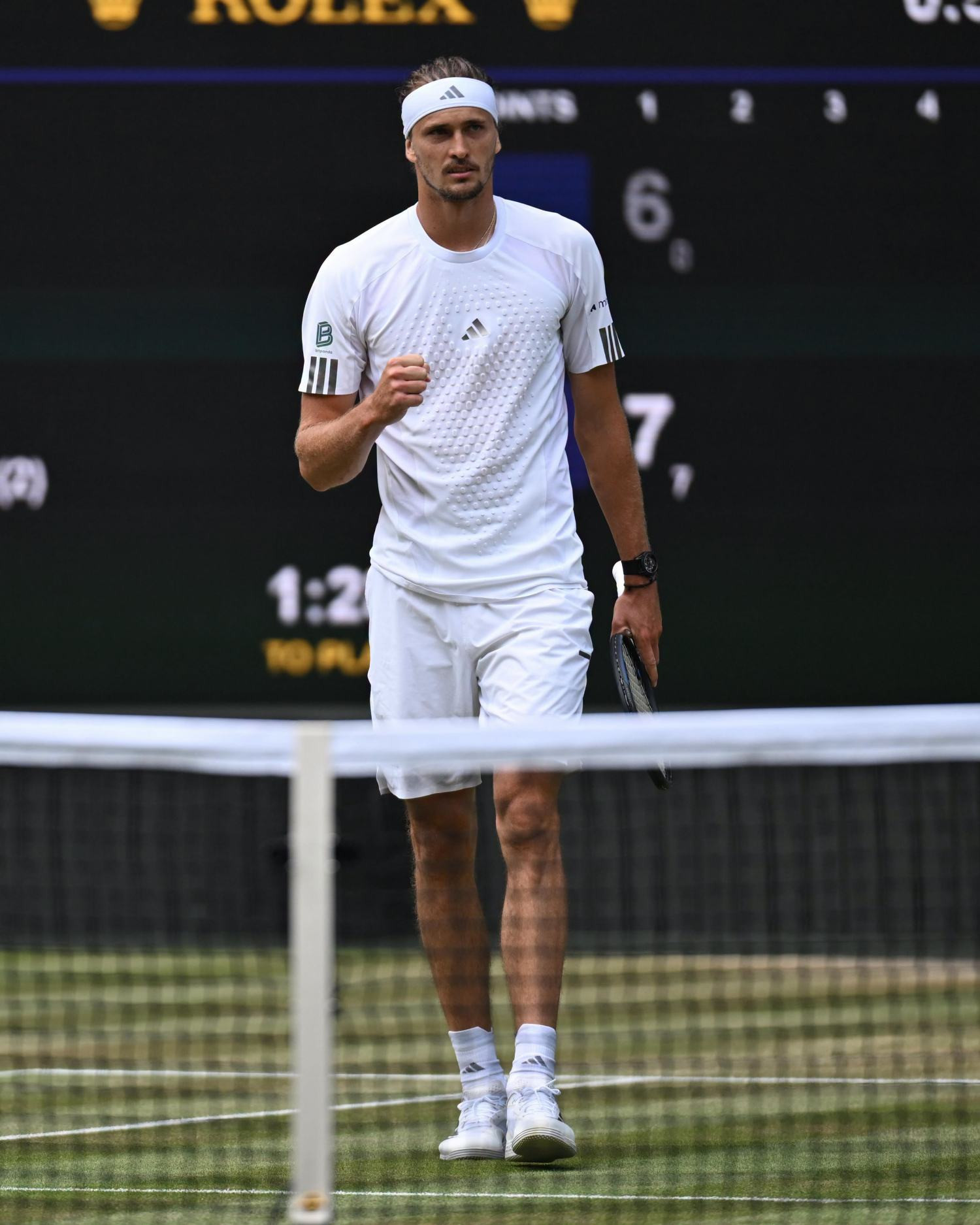 https://static-images.vnncdn.net/vps_images_publish/000001/000003/2026/7/10/alexander-zverev-2-3214.jpeg