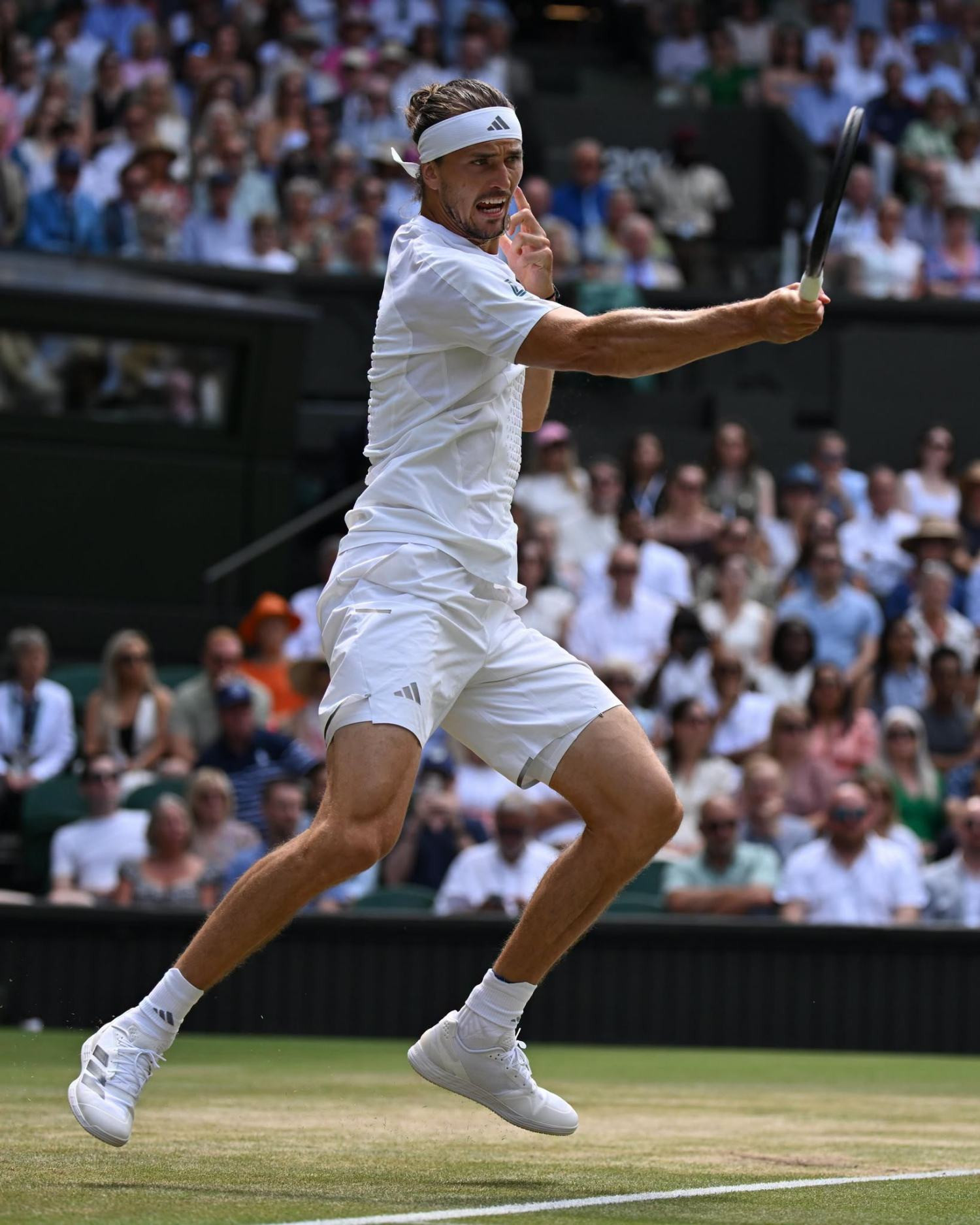 https://static-images.vnncdn.net/vps_images_publish/000001/000003/2026/7/10/alexander-zverev-3-3212.jpeg
