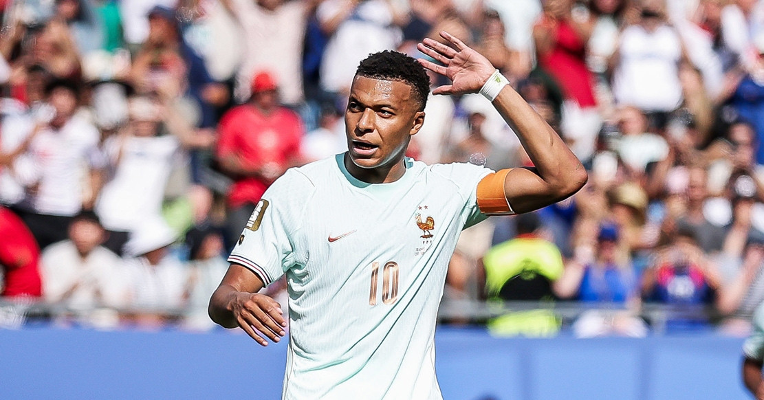 CĐV Pháp phẫn nộ với trọng tài khi Mbappe sút hỏng penalty