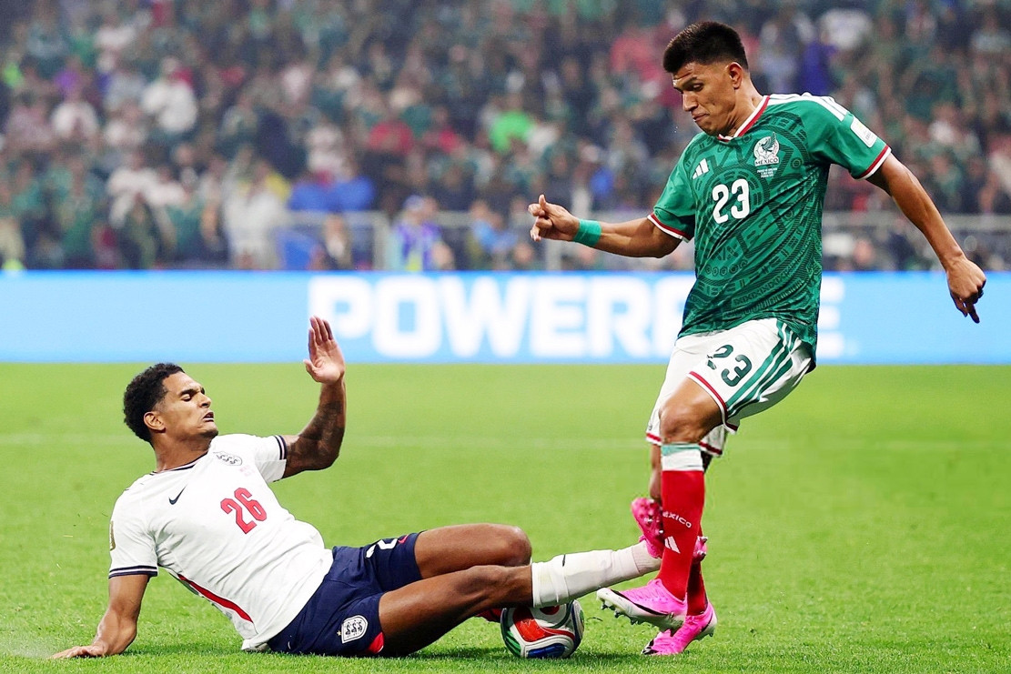 FIFA phạt nặng cầu thủ Anh gây bức xúc