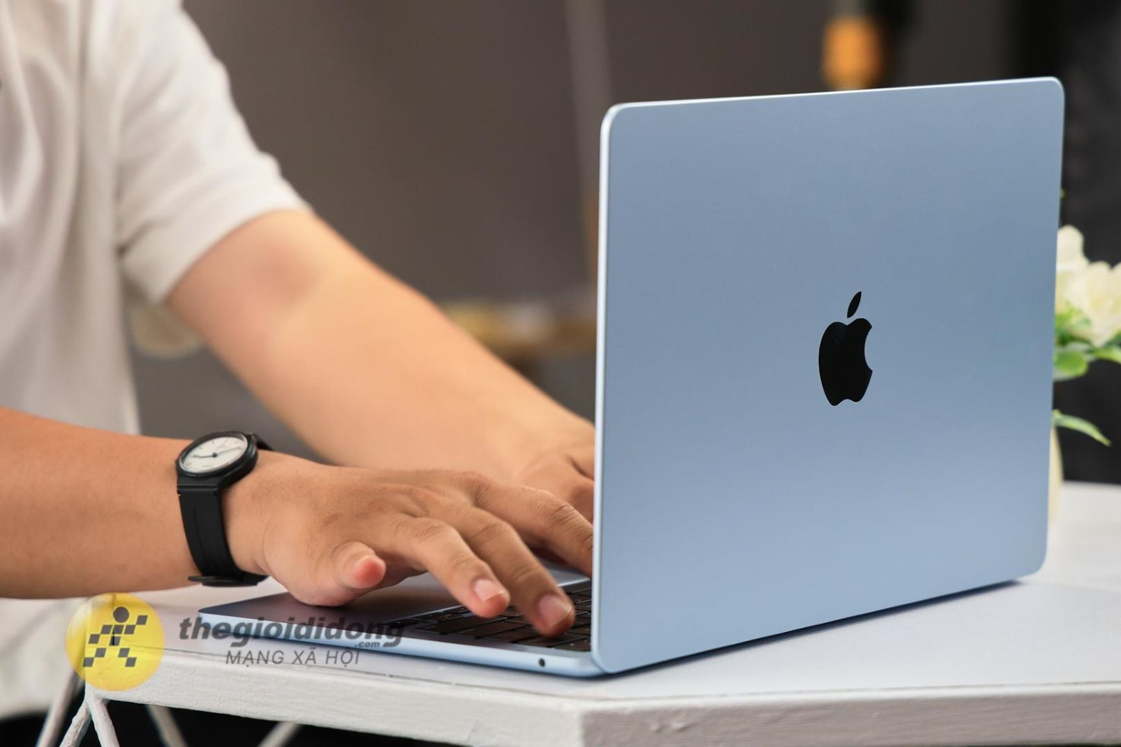 Mua laptop, chọn giá hay ưu tiên độ bền?