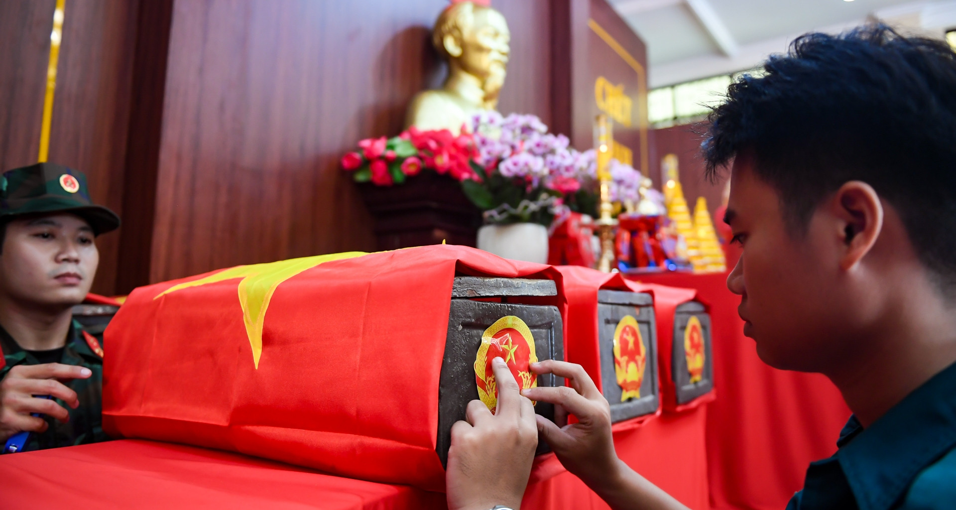 Phát hiện thêm nhiều hài cốt liệt sĩ nằm chồng lên nhau ở công viên Lê Thị Riêng