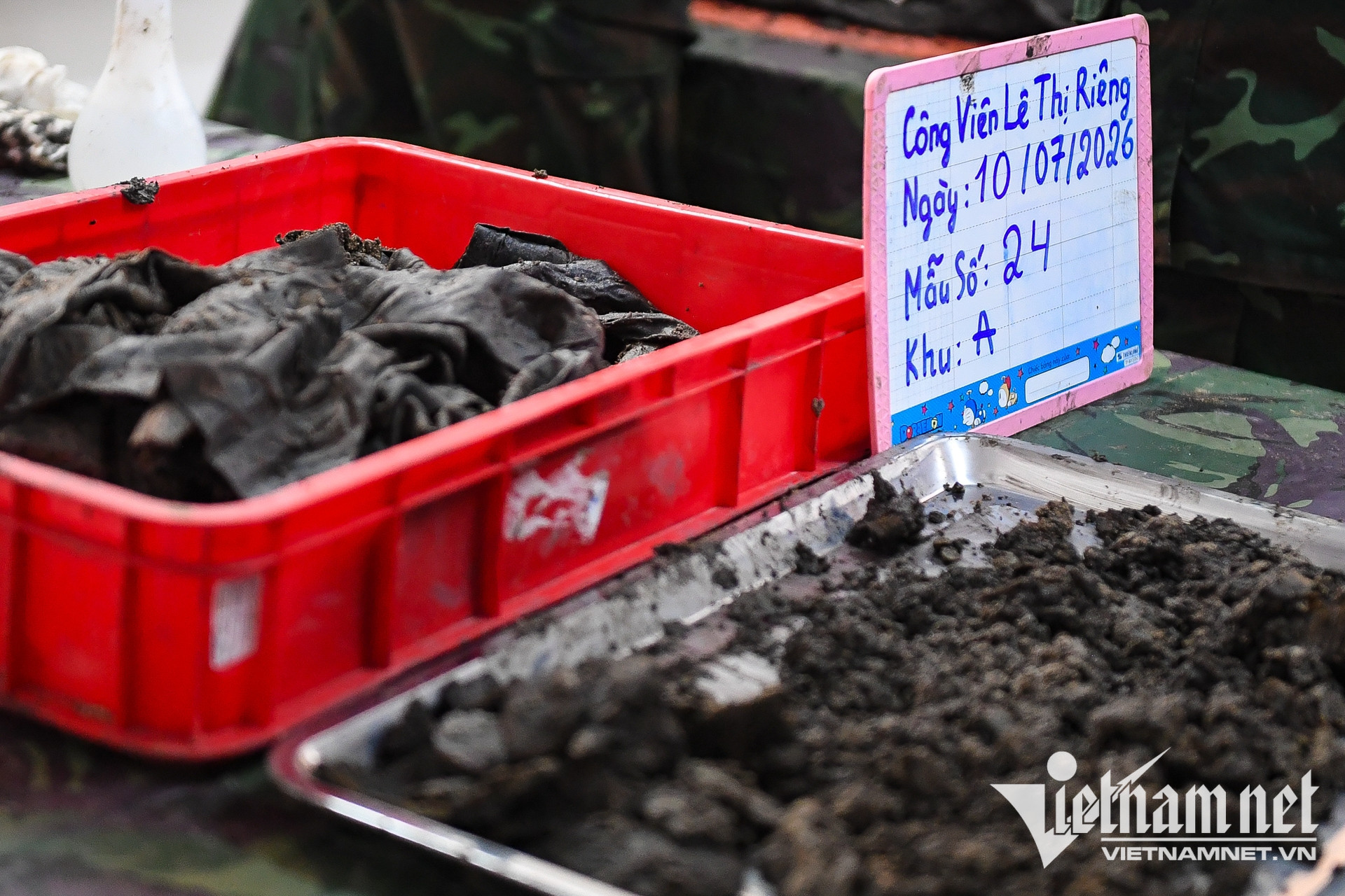 W-hài cốt liệt sĩ Lê Thị Riêng   nguyễn huế 11.jpg