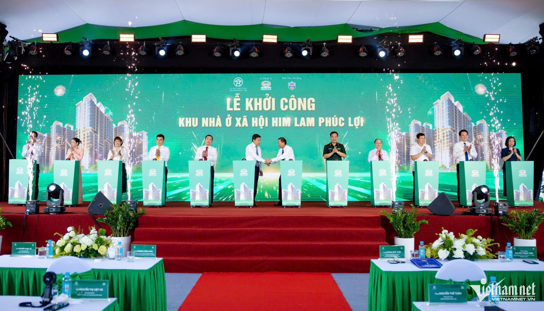 W-khoi cong noxh Him Lam.jpg