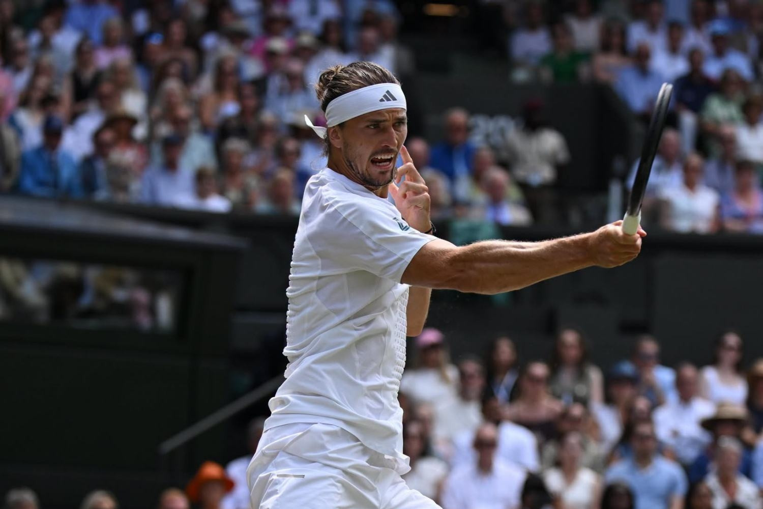 Zverev giải mã 'hiện tượng', book vé chung kết Wimbeldon 2026