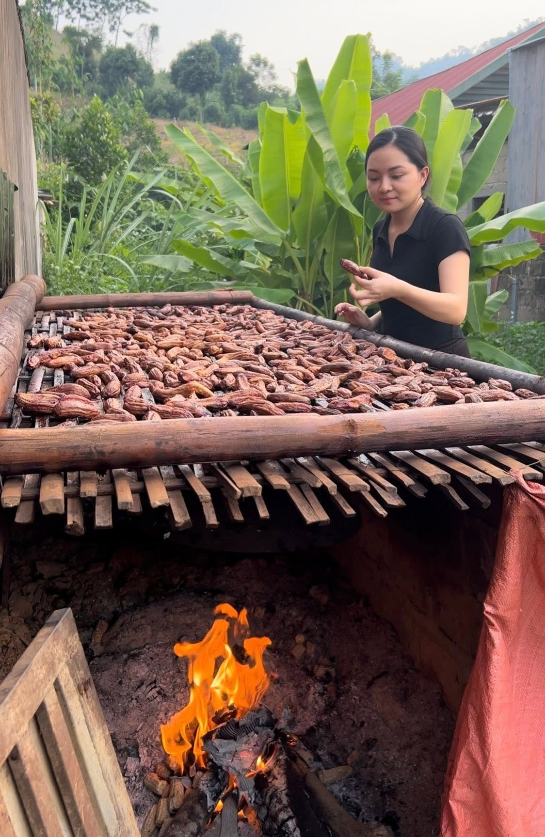 https://static-images.vnncdn.net/vps_images_publish/000001/000003/2026/7/11/banh-chuoi-nguoi-tay-4-2289.jpg
