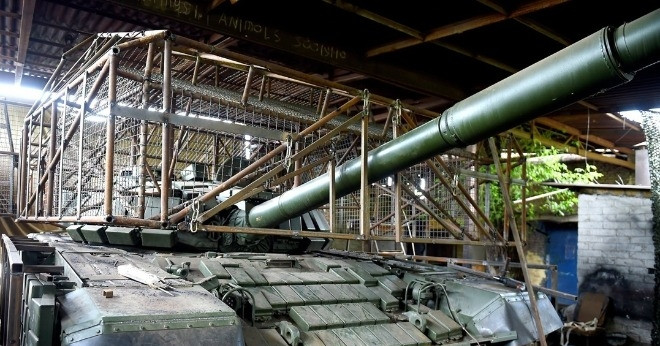 Cận cảnh xe tăng T-72 của Nga bị Ukraine thu giữ ở Donetsk