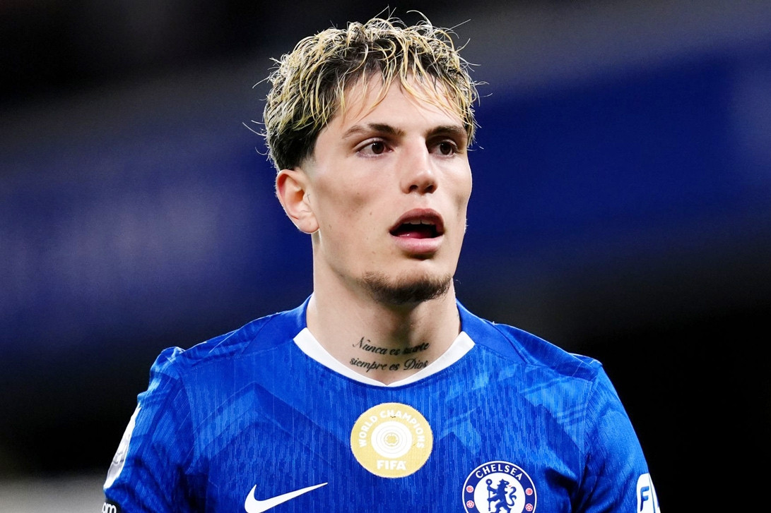 Chelsea bán đứt 'ông kễnh' Garnacho, MU hưởng lợi