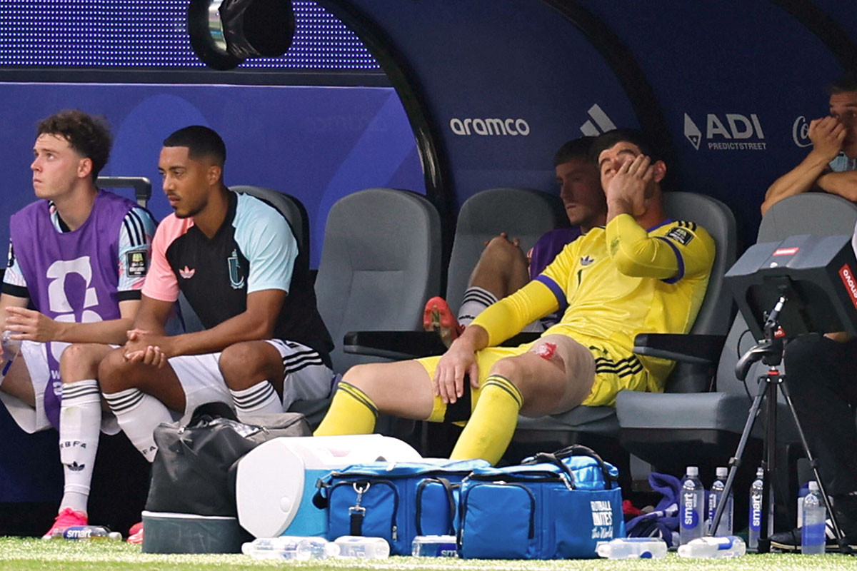 Courtois Tay Ban Nha Bi.jpg
