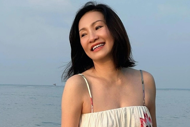Nghệ sĩ Hồng Đào tuổi 64 bất ngờ được săn đón, tận hưởng độc thân sau đổ vỡ