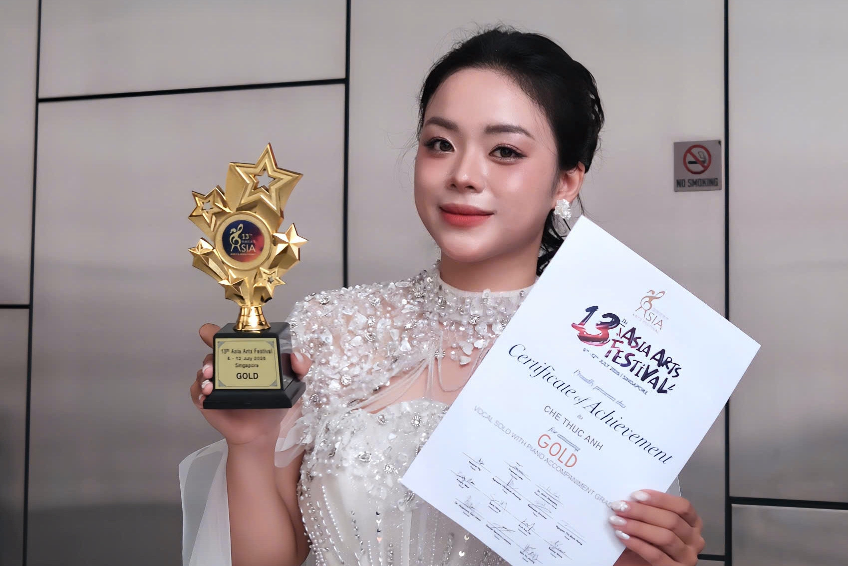 Nữ ca sĩ sinh năm 2004 vừa giành Cúp Vàng tại Asia Art Festival là ai?