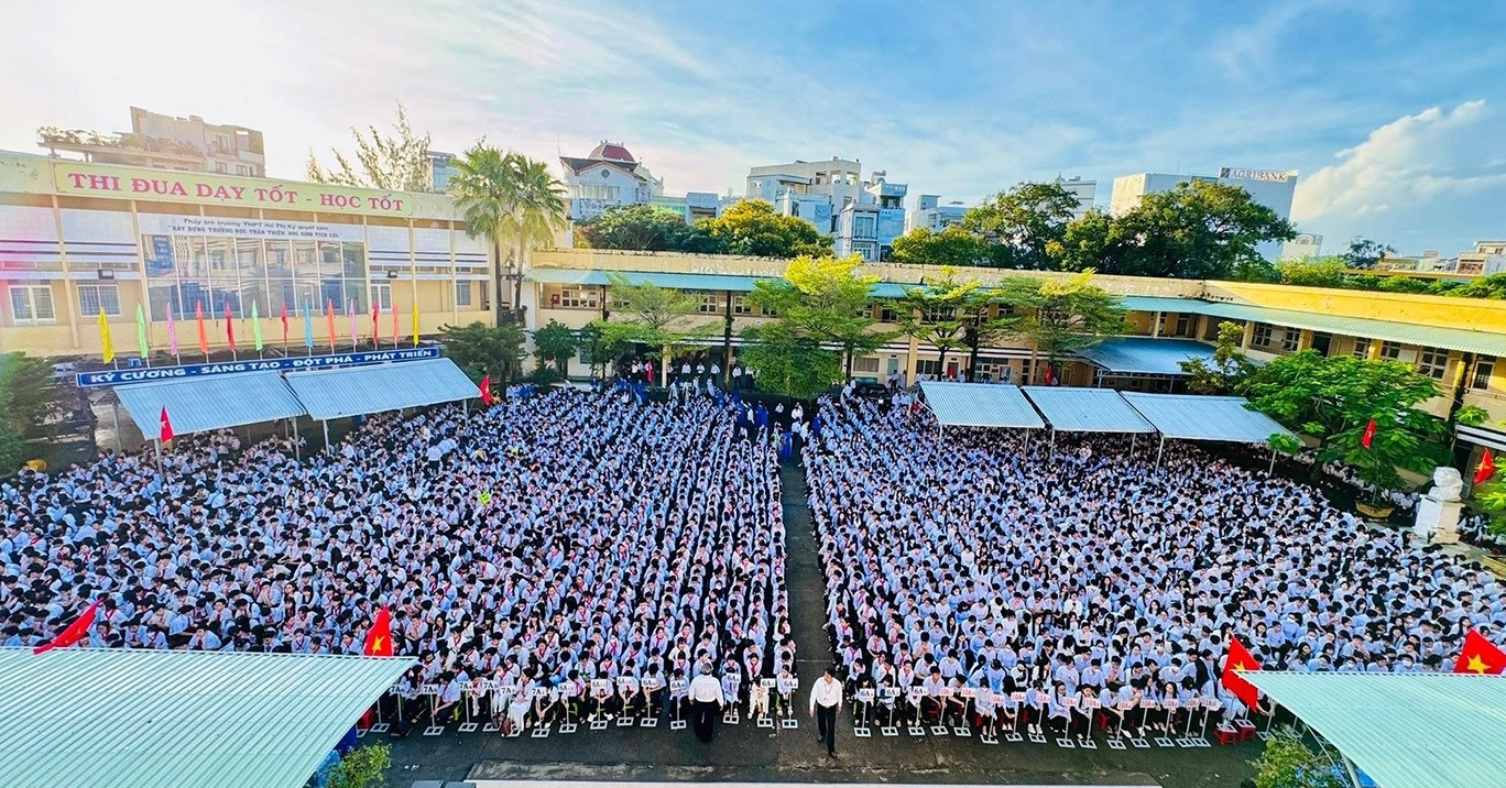 Sở GD-ĐT Cà Mau xác minh phản ánh thí sinh dùng điện thoại khi thi tốt nghiệp