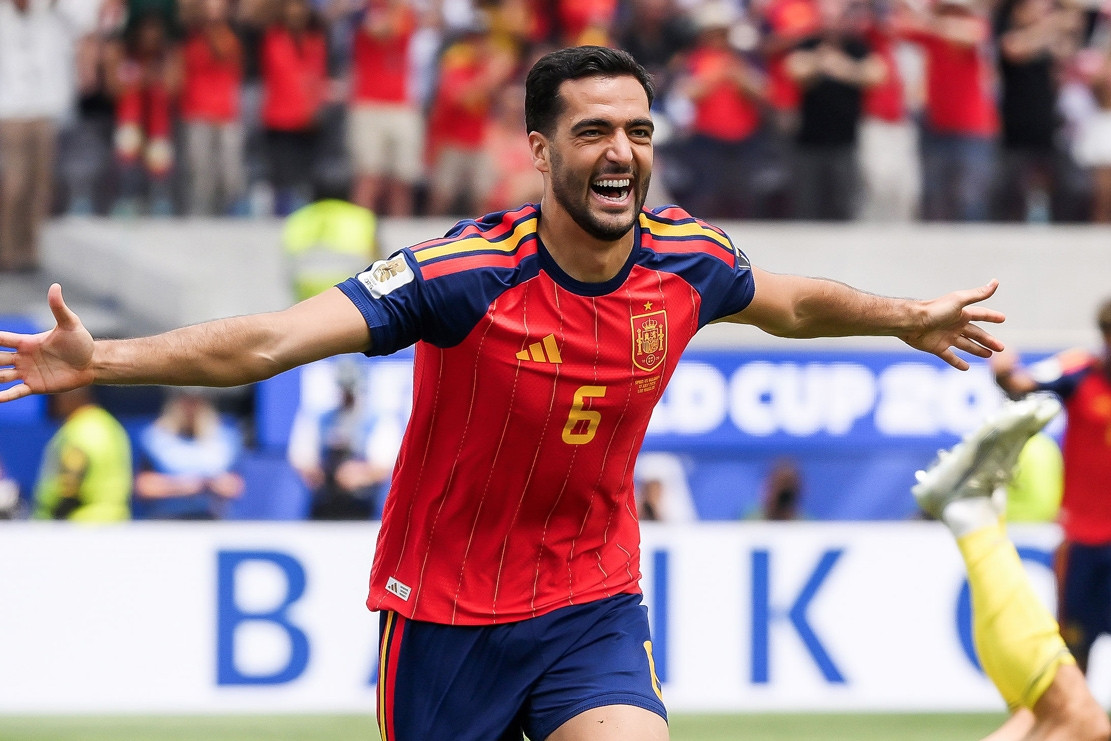 Thắng nghẹt thở Bỉ, Tây Ban Nha hẹn Pháp ở bán kết World Cup
