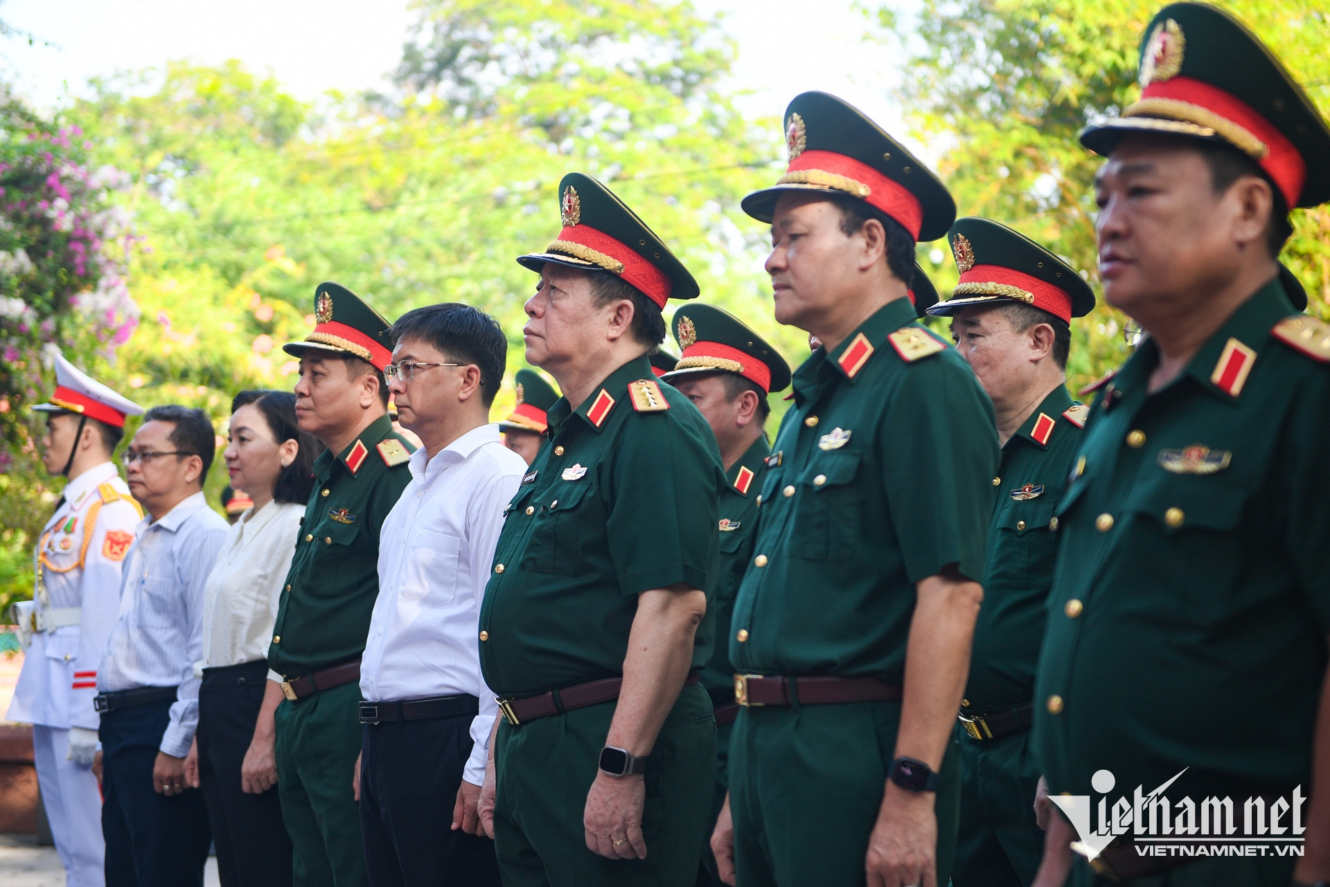 W-hài cốt liệt sĩ Lê Thị Riêng   nguyễn huế 2.jpg