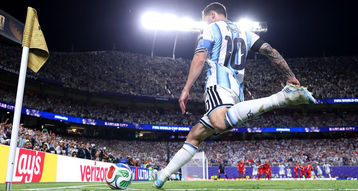 Messi và Argentina lập một loạt kỷ lục khi thắng Thụy Sĩ