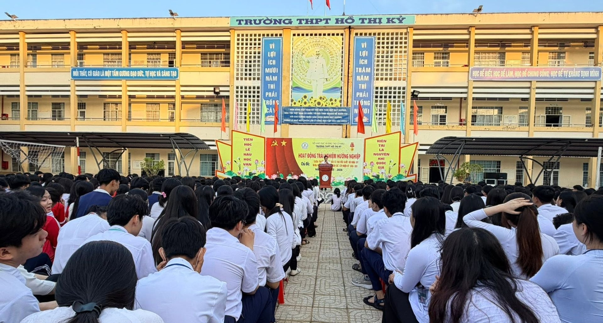 Sở GD-ĐT Cà Mau bác thông tin thí sinh dùng điện thoại khi thi tốt nghiệp THPT