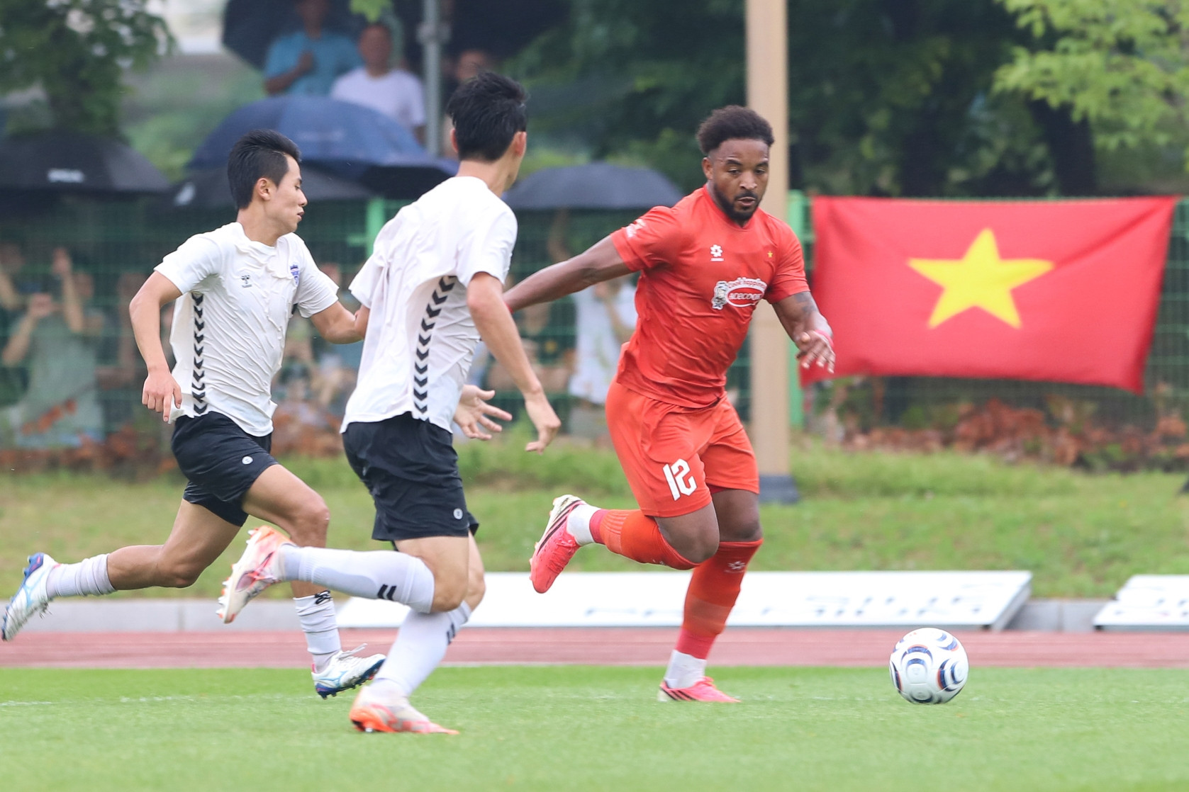 Tuyển Việt Nam đấu Gangwon FC: HLV Kim Sang Sik tung chiêu