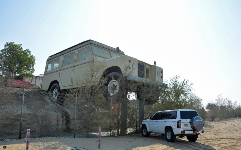 1 rs museum giant land rover_2_1_0_1_0_0_0_0_2_0_0_0_3_1_1_0_0_0_0_0_0.jpg