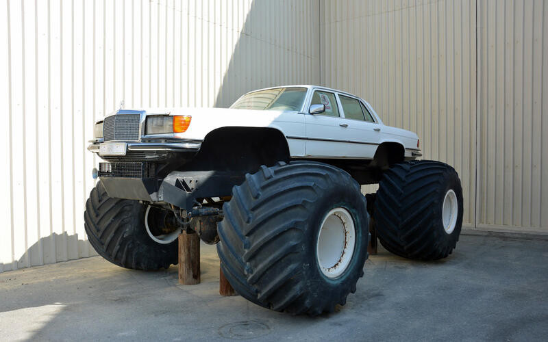 3 rs museum w116 monster truck_2_1_0_1_0_0_0_0_2_0_0_0_3_1_1_0_0_0_0_0_0.jpg